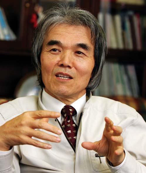Knotted Beauty -- President Sanzo Okada speaks about the cedar tree’s potential Knotted Beauty -- President Sanzo Okada speaks about the cedar tree’s potential