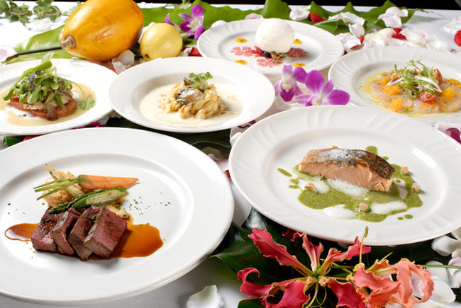 Roy's light and tropical Hawaiian entrees are in contrast to the Tokyo night views